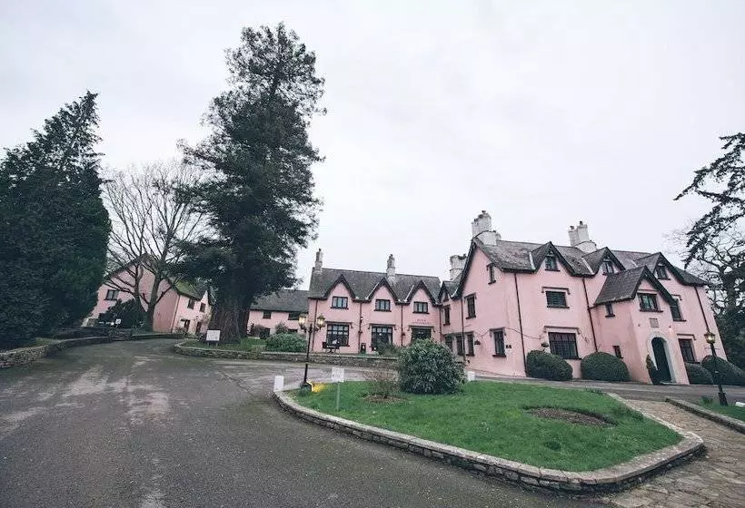Cwrt Bleddyn Hotel & Spa