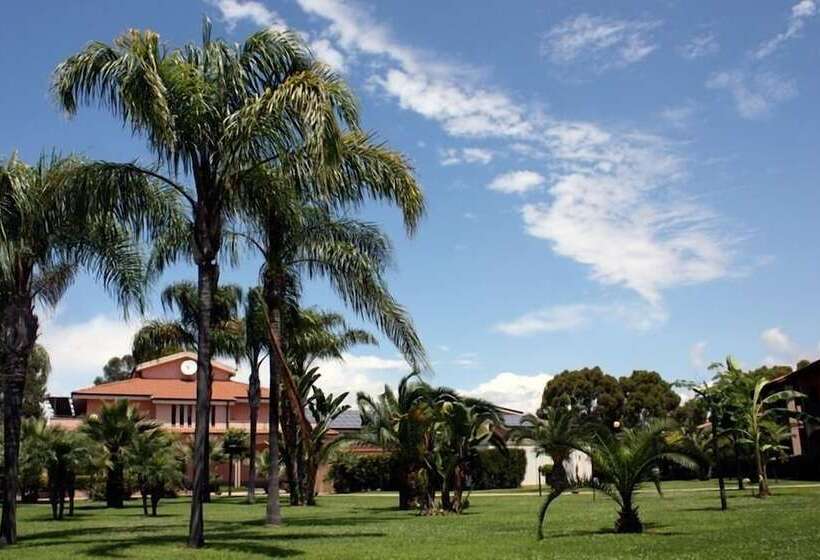 فندق Th Pizzo Calabro   Porto Ada Village