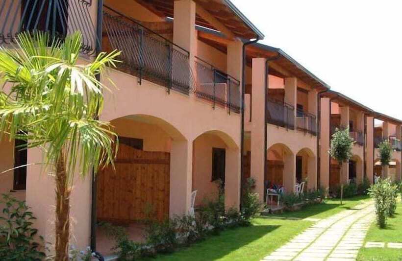 فندق Th Pizzo Calabro   Porto Ada Village