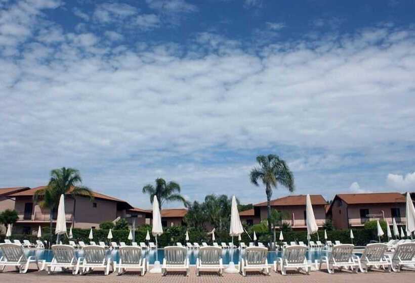 فندق Th Pizzo Calabro   Porto Ada Village