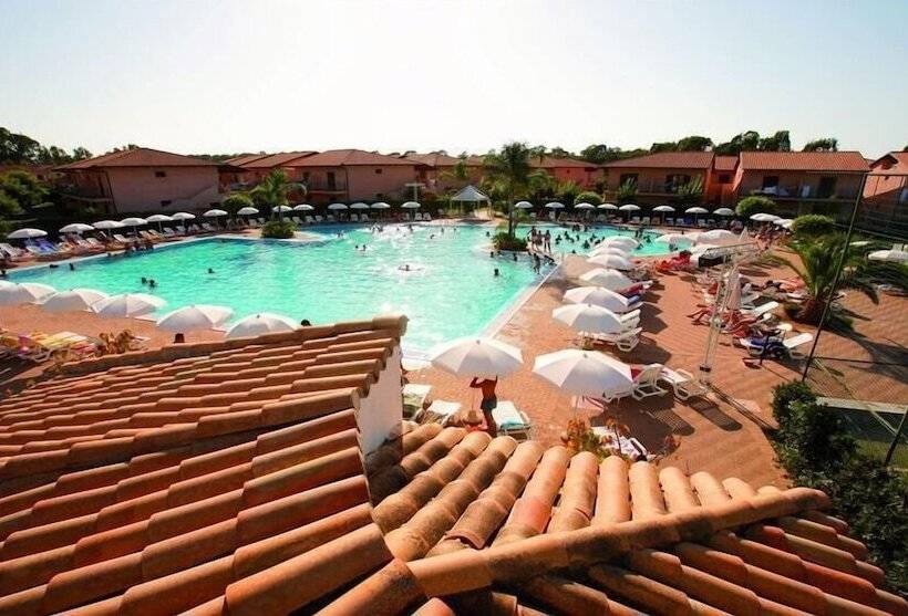 فندق Th Pizzo Calabro   Porto Ada Village