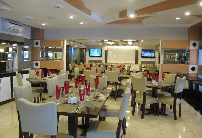 Hotel The Metropolis Suites Davao