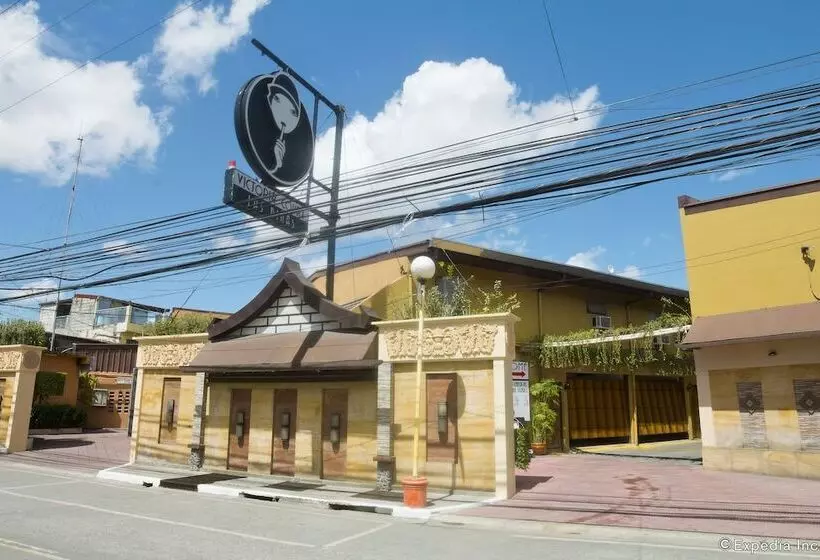 בית מלון כפרי Victoria Court Las Piñas