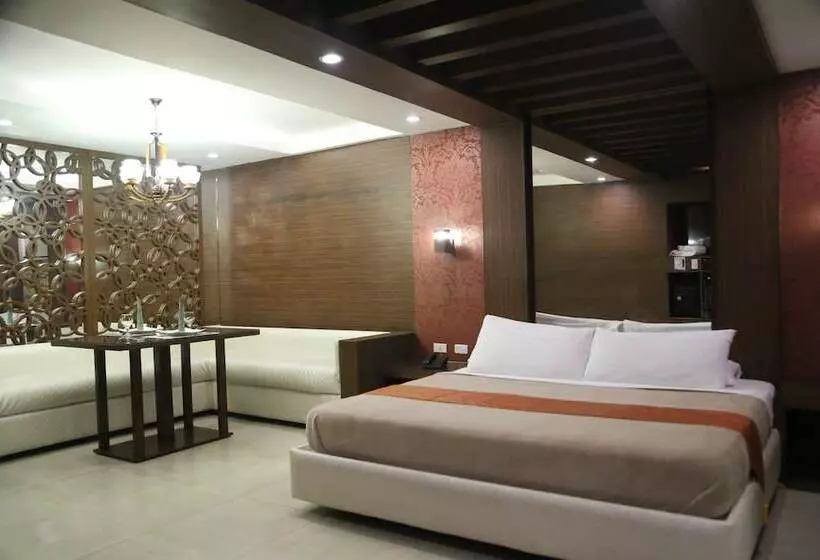 בית מלון כפרי Victoria Court Las Piñas