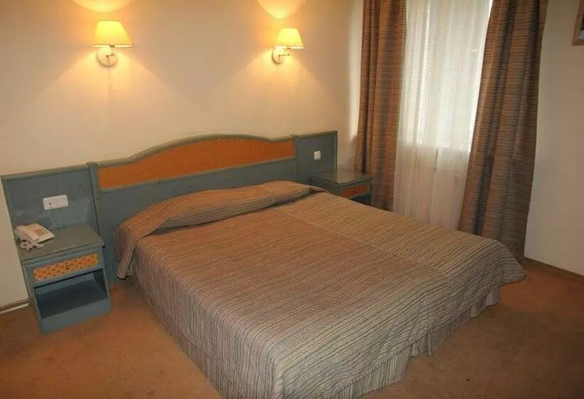 ホテル Vladimirsky Dvorik