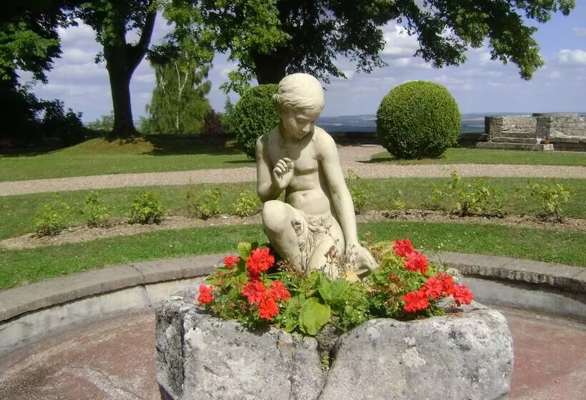 Hotelli Hattonchatel Château & Restaurant La Table Du Château