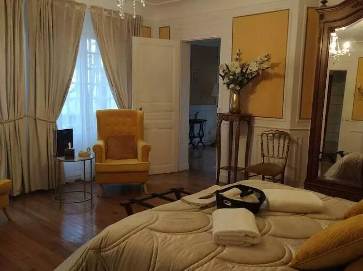 Hotelli Hattonchatel Château & Restaurant La Table Du Château