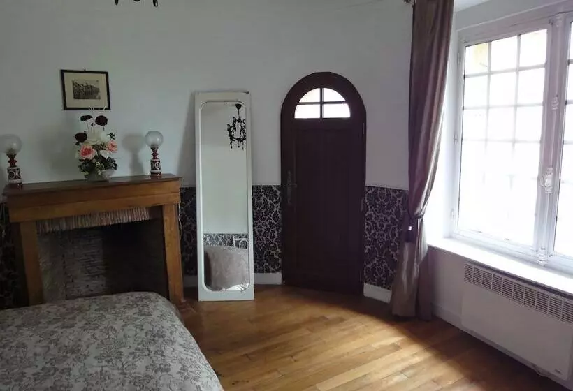 Hotelli Hattonchatel Château & Restaurant La Table Du Château