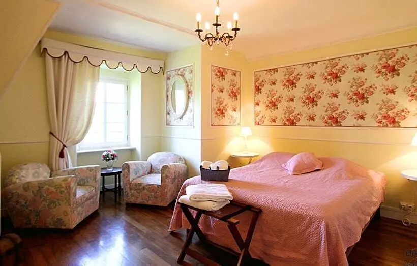 Hotelli Hattonchatel Château & Restaurant La Table Du Château