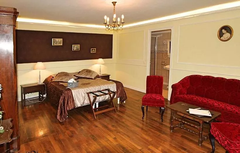 Hotelli Hattonchatel Château & Restaurant La Table Du Château