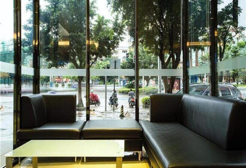 فندق City Comfort Inn Wuzhou Bus Station