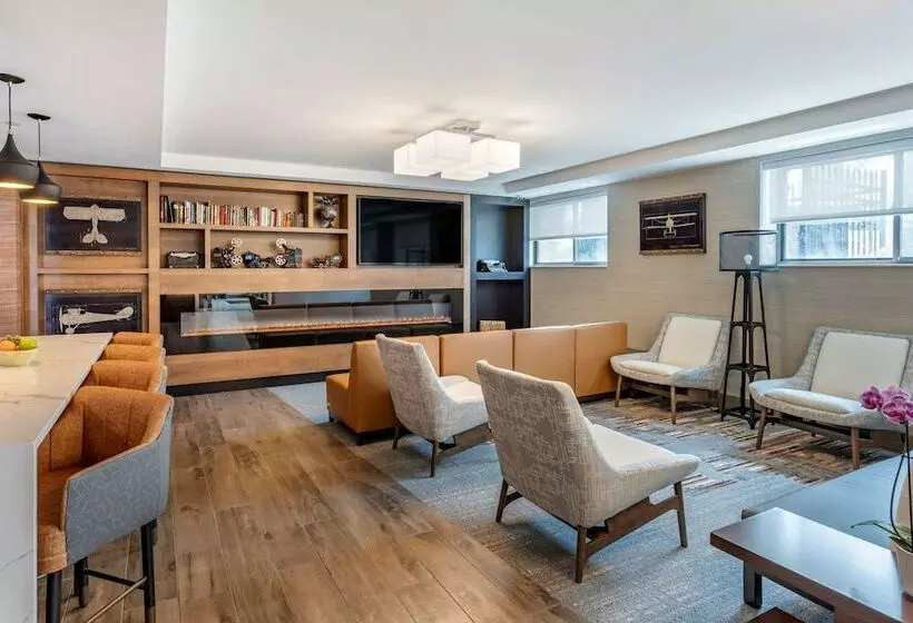 Hotelli Comfort Inn Jfk Airport