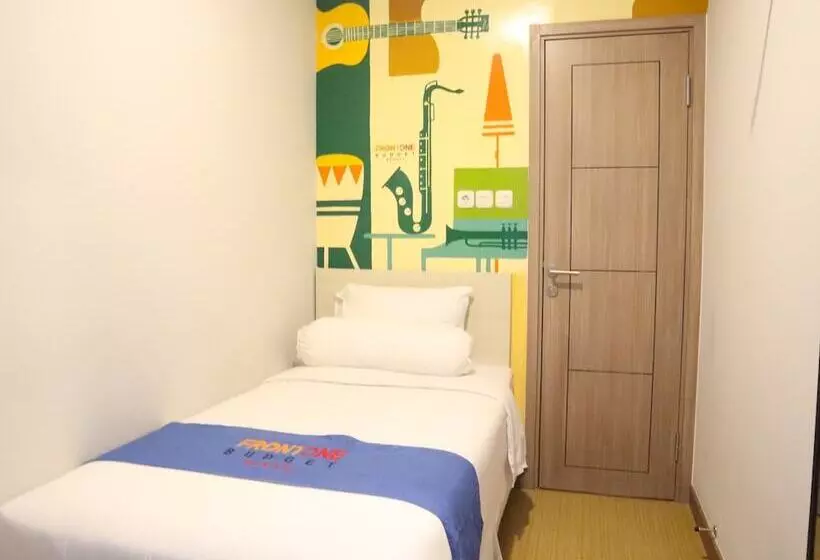 Hotelli Front One Budget Bekasi