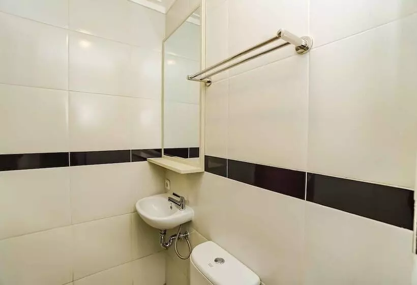 Hotelli Front One Budget Bekasi