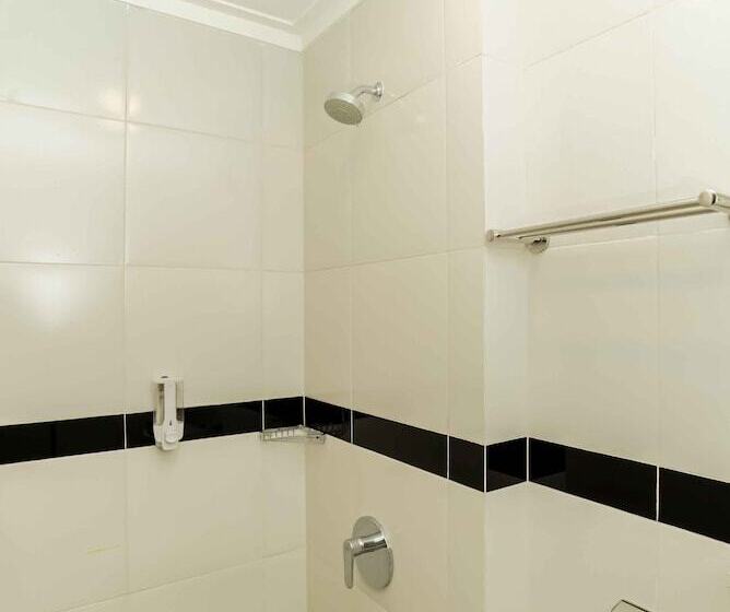 Otel Front One Budget Bekasi