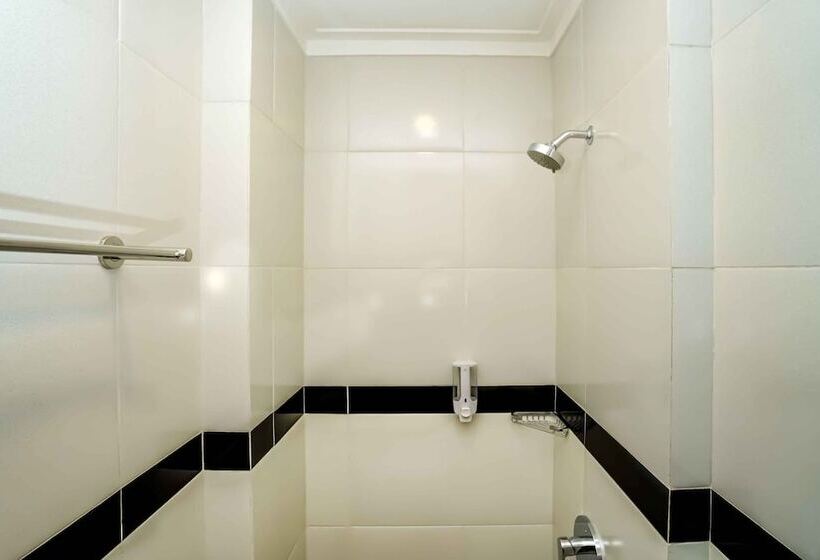 Hotel Front One Budget Bekasi