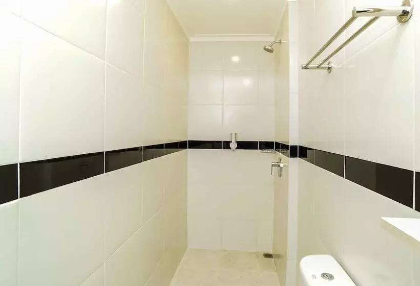 Hotelli Front One Budget Bekasi