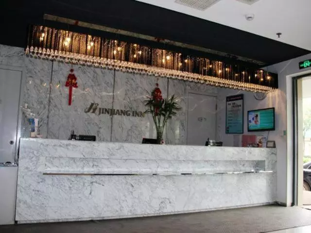 Hotelli Jinjiang Inn Cangzhou Railway Station