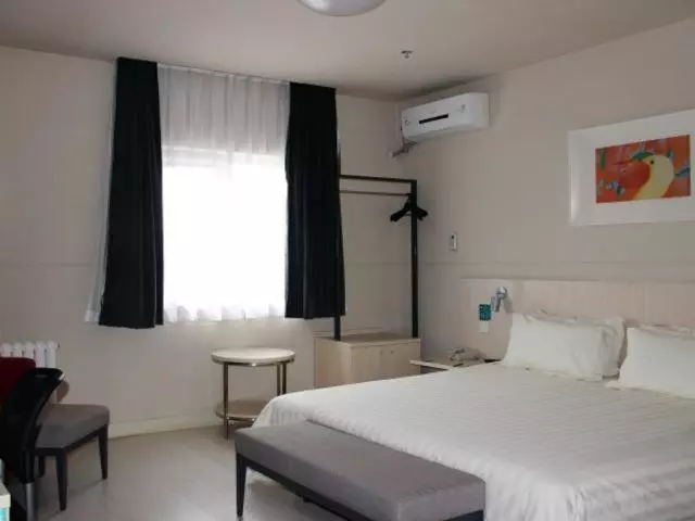 Hotelli Jinjiang Inn Cangzhou Railway Station