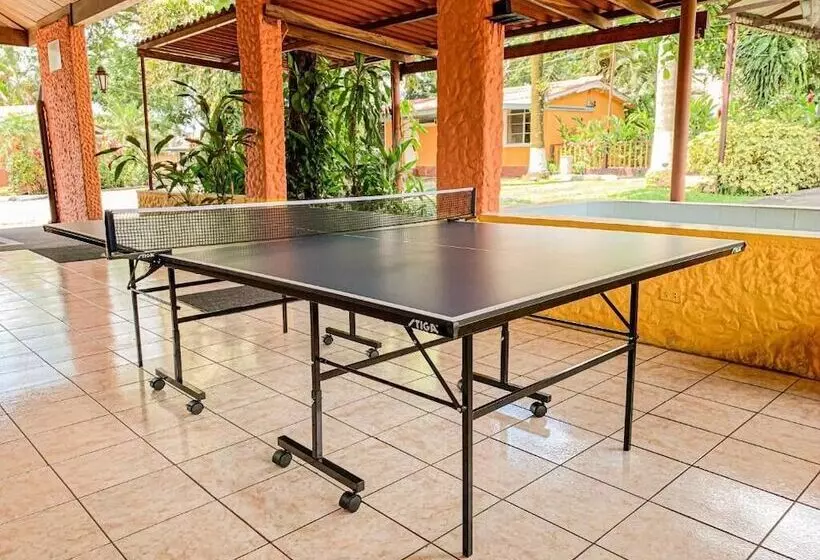 هتل La Colonia
