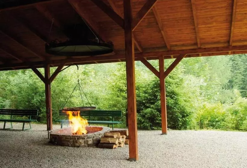 Hotelli Nat Piwniczna Zdroj