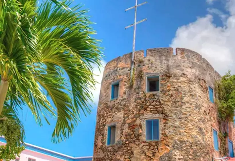 هتل Pirates Pension At Bluebeard S Castle