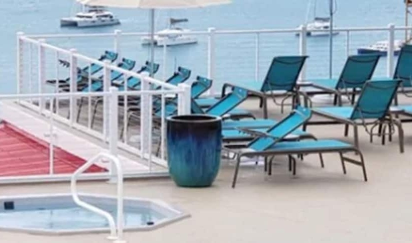 هتل Pirates Pension At Bluebeard S Castle