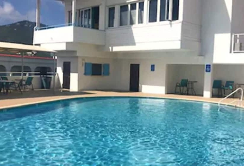 هتل Pirates Pension At Bluebeard S Castle