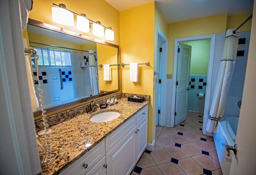 هتل Pirates Pension At Bluebeard S Castle