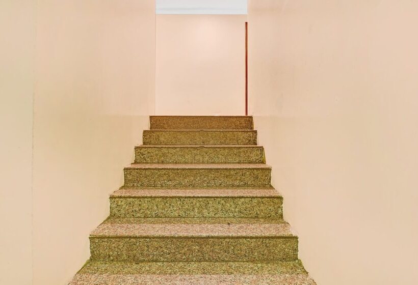 هتل Treebo Surya Yatri Niwas