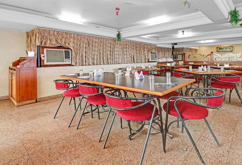 هتل Treebo Surya Yatri Niwas