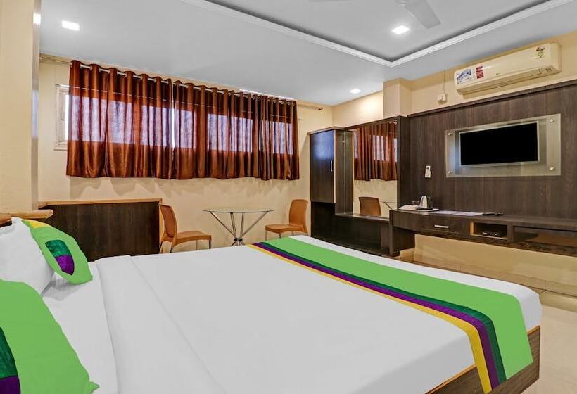 هتل Treebo Surya Yatri Niwas