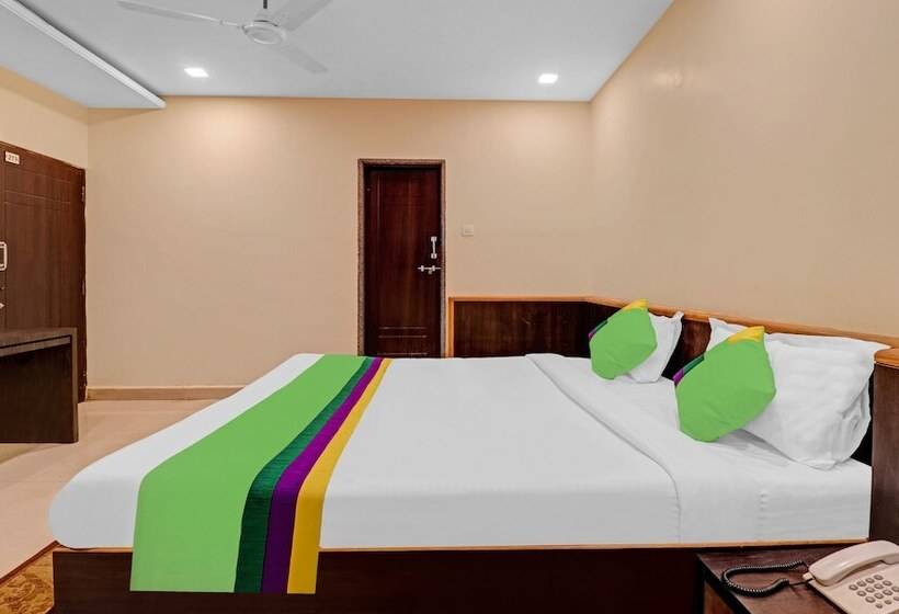 هتل Treebo Surya Yatri Niwas