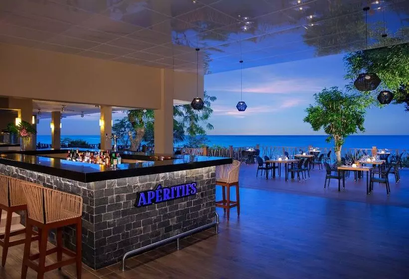 ホテル Dreams Cozumel Cape Resort & Spa