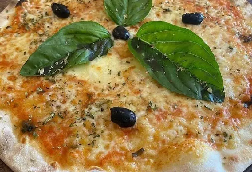 Fly Inn Madagascar Hotel   Navette Gratuite H24   à 300m De L Aéroport International Ivato Antananar