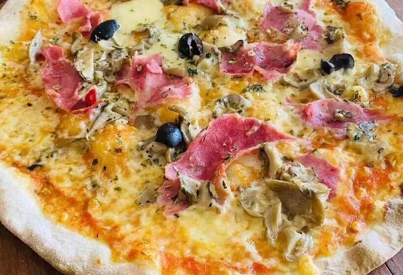 Fly Inn Madagascar Hotel   Navette Gratuite H24   à 300m De L Aéroport International Ivato Antananar