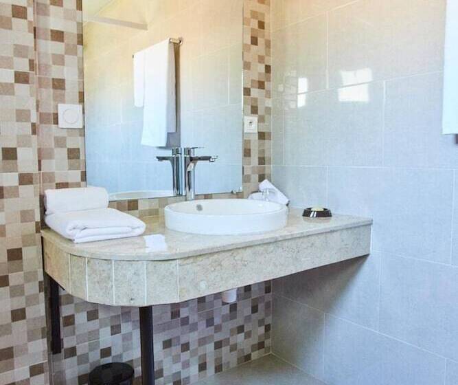 Fly Inn Madagascar Hotel Navette Gratuite H24 à 300m De L Aéroport International Ivato Antananar