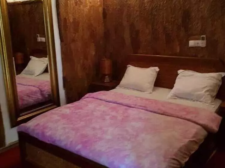 هتل Mont Mandara