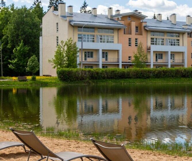 בית מלון כפרי Tropicana Park Country Club