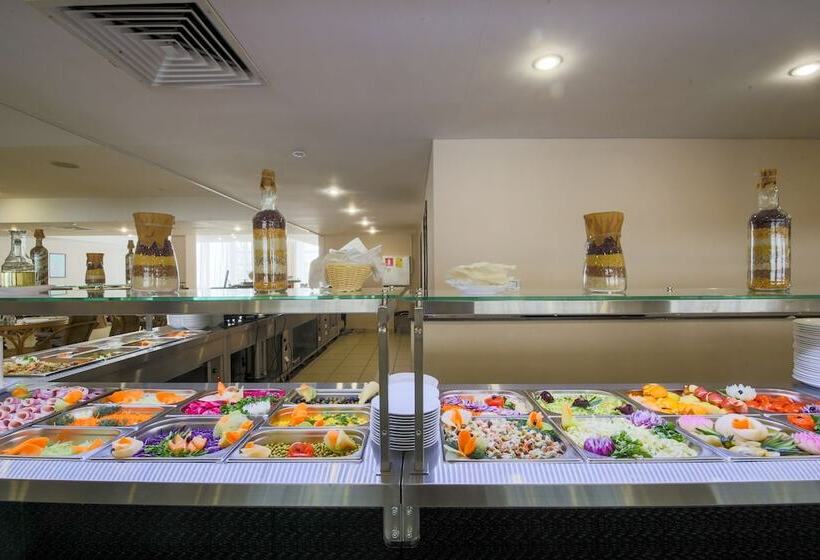 בית מלון כפרי Tropicana Park Country Club