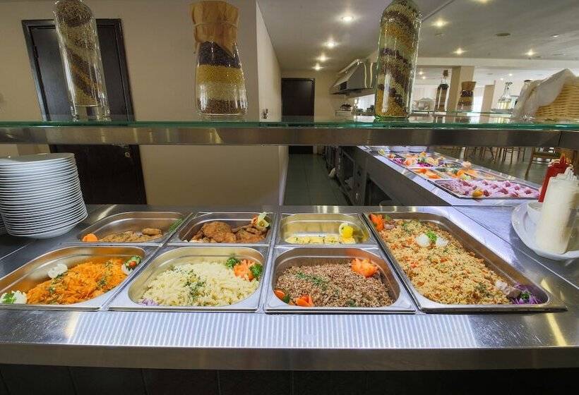 בית מלון כפרי Tropicana Park Country Club