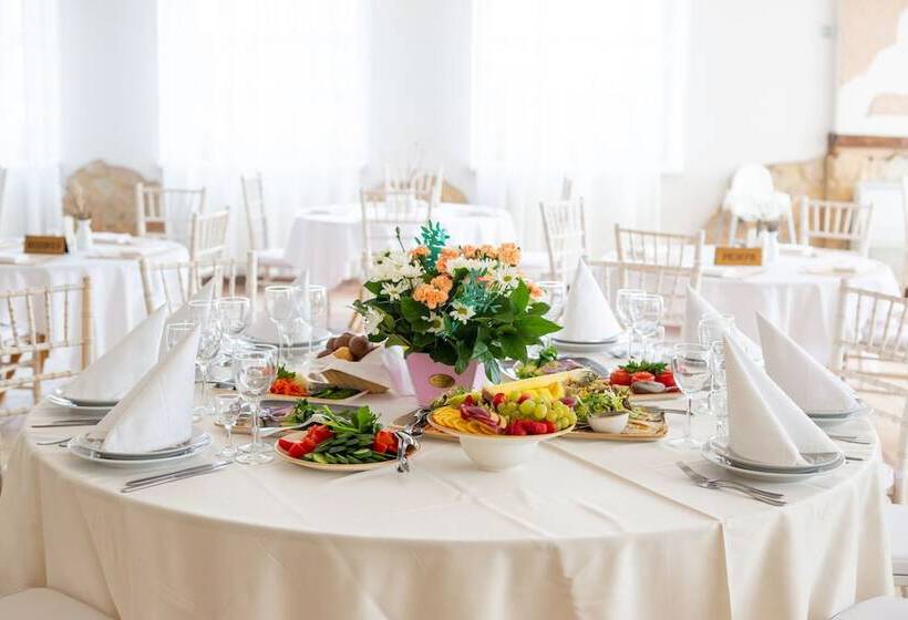 בית מלון כפרי Tropicana Park Country Club