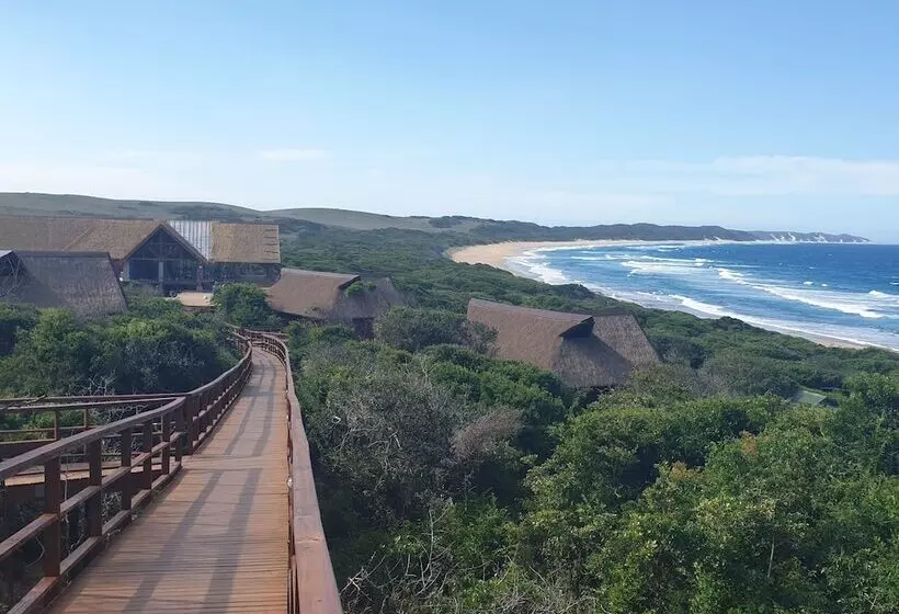 Montebelo Milibangalala Bay Resort