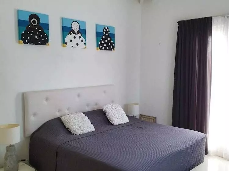 پانسیون B&b Curacao Nv