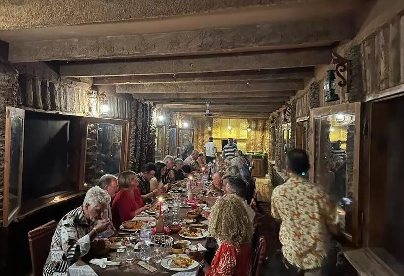 پانسیون Dar Horchani