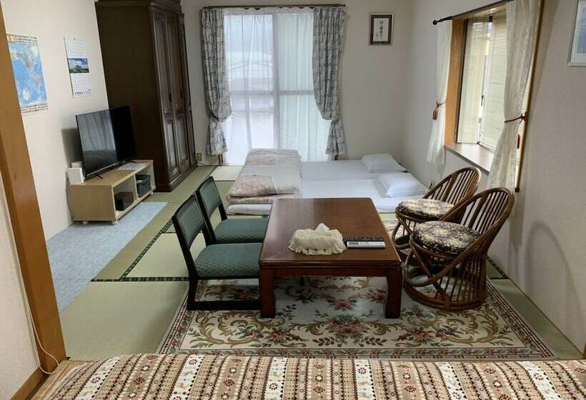 פנסיון Guest House En