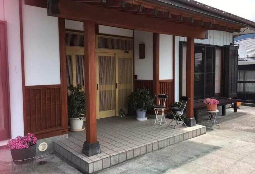 פנסיון Guest House En