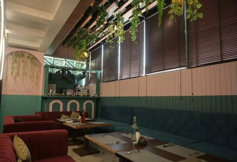 Hotel Magic Leaf