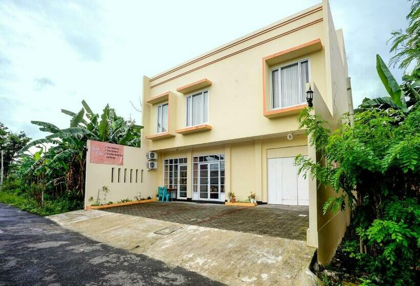 호텔 Oyo 90909 Omah Citra