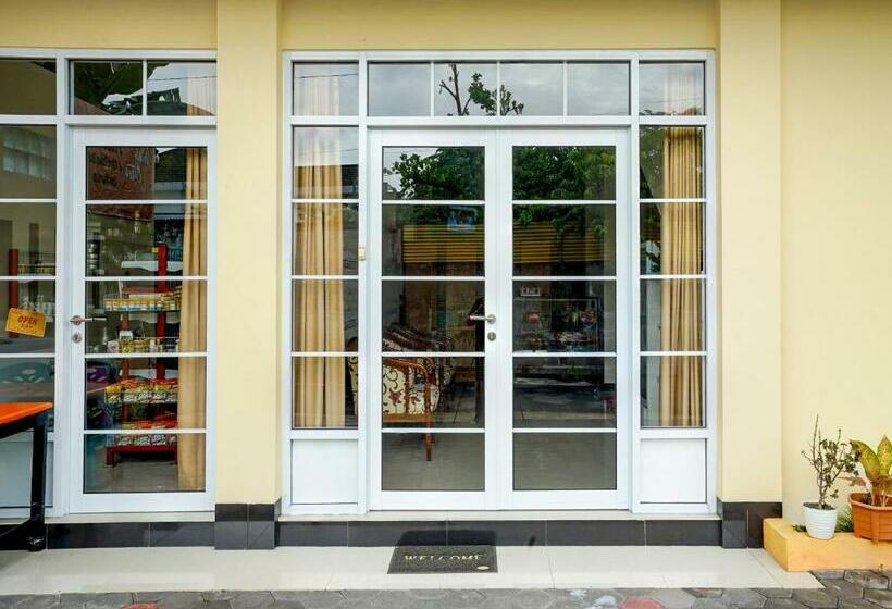 호텔 Oyo 90909 Omah Citra